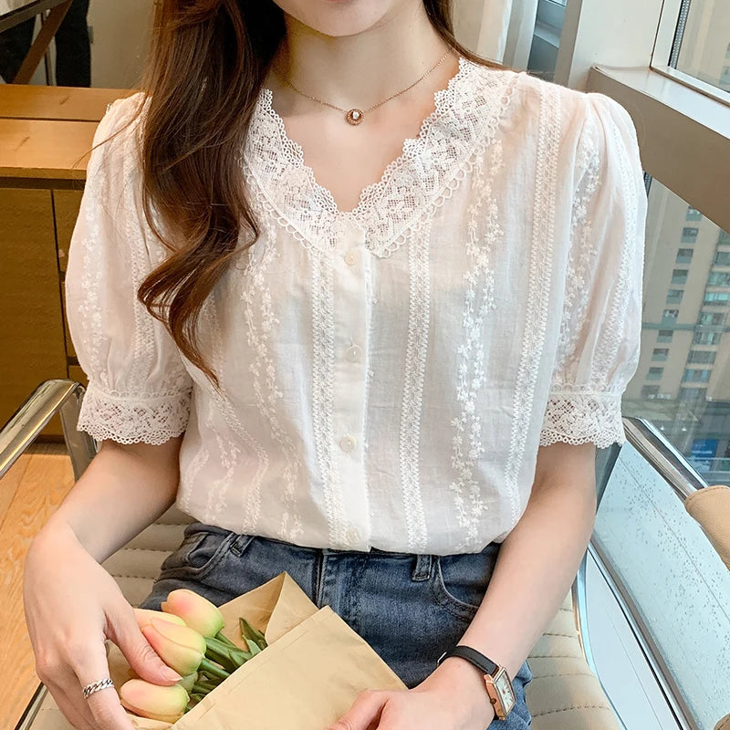 Summer Short Sleeve White Lace Blouse Women Lace V-Neck Shirt Blusas Mujer De Moda Women Tops Blouses Shirts 8556#