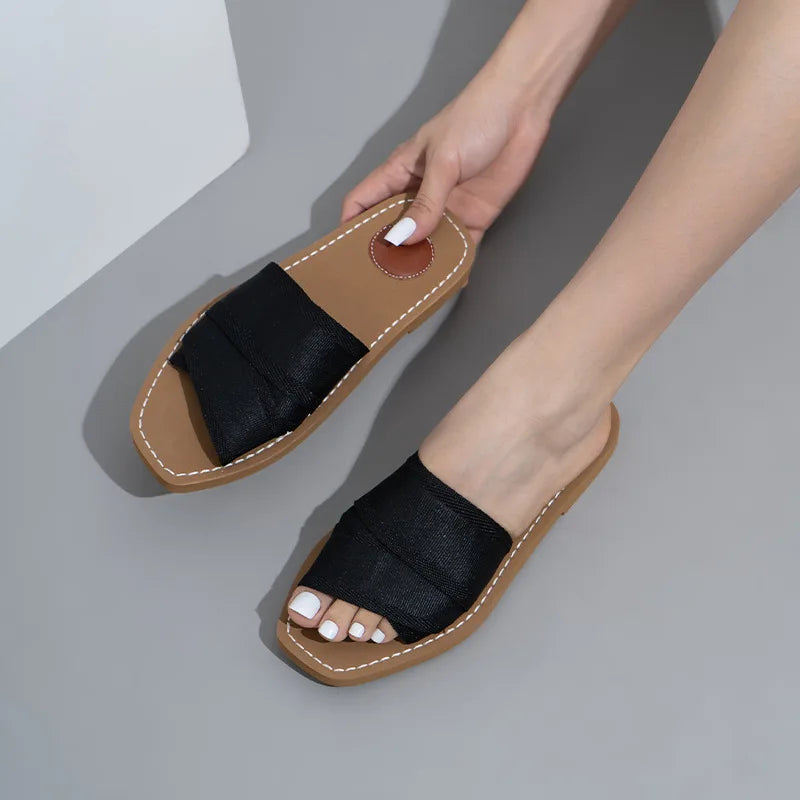 New Fashion Canvas Flat Sandal Slippers Comfortable and Simple Wearing Beach Slippers for Women