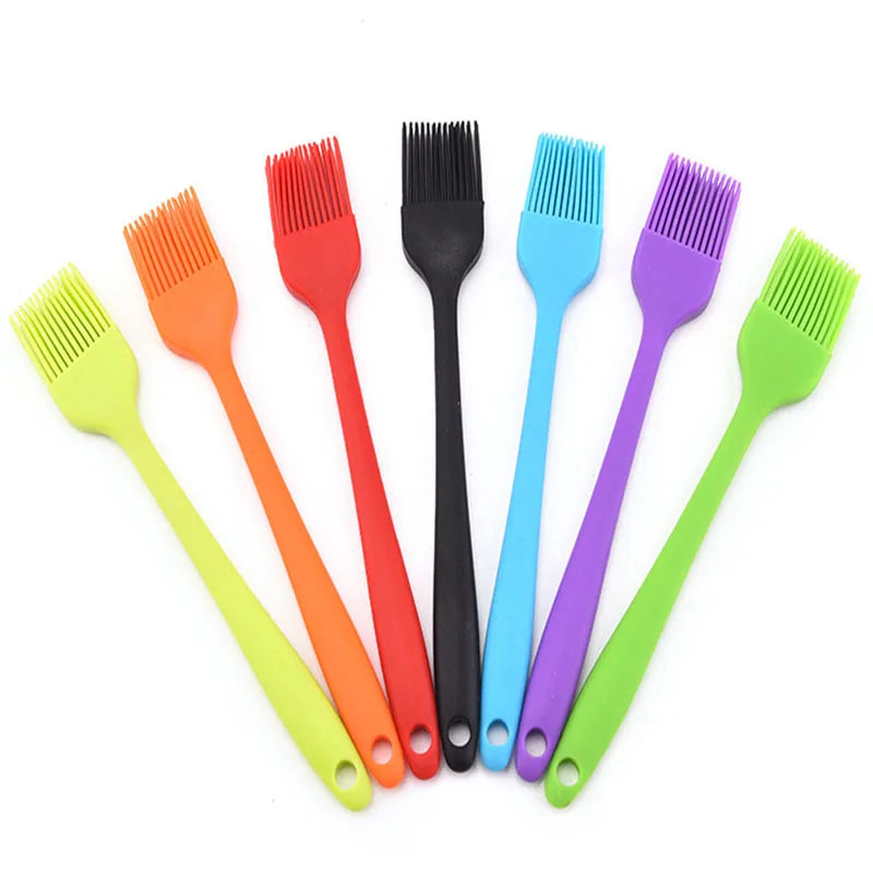 High-Temperature Resistant Silicone Oil Brush Food Grade Reusable Cake Basting BBQ Grill Brush for Home Kitchen Use Simple Style