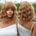 In-stock MOQ1 Bob Light Brown Blonde Synthetic Heat Resistant Wigs Curly Short Golden Wig with Bangs Natural Wave Hair