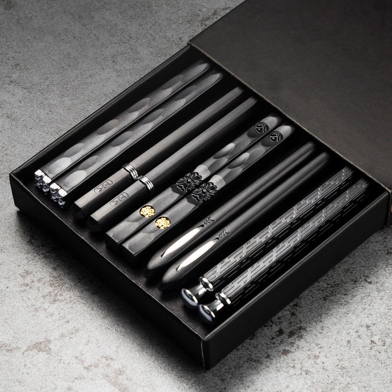 5 Pairs Family Set Black Bamboo Wood Chopsticks Chinese Cutlery Reusable Non-Slip Japanese Sushi Chopsticks Biodegradable