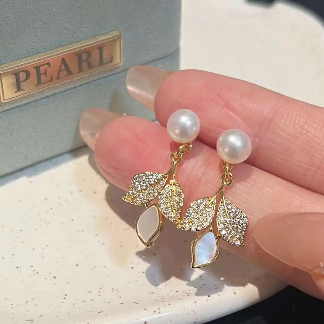 Beautiful 6-7MM Natural Freshwater Pearl Drop Earrings Gold Plated AAAA Grade Trendy New Shell Inlaid Leaf Design Jewelry Gift