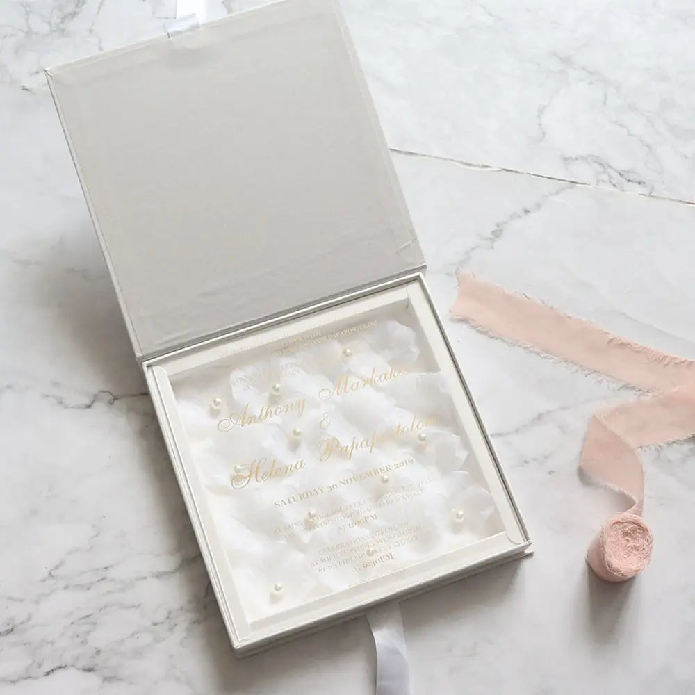 Embossing Initial Luxury Invitation Box Design Acrylic Invitation De Mariage Invitations Cards with Flower Decoration MegaBDM