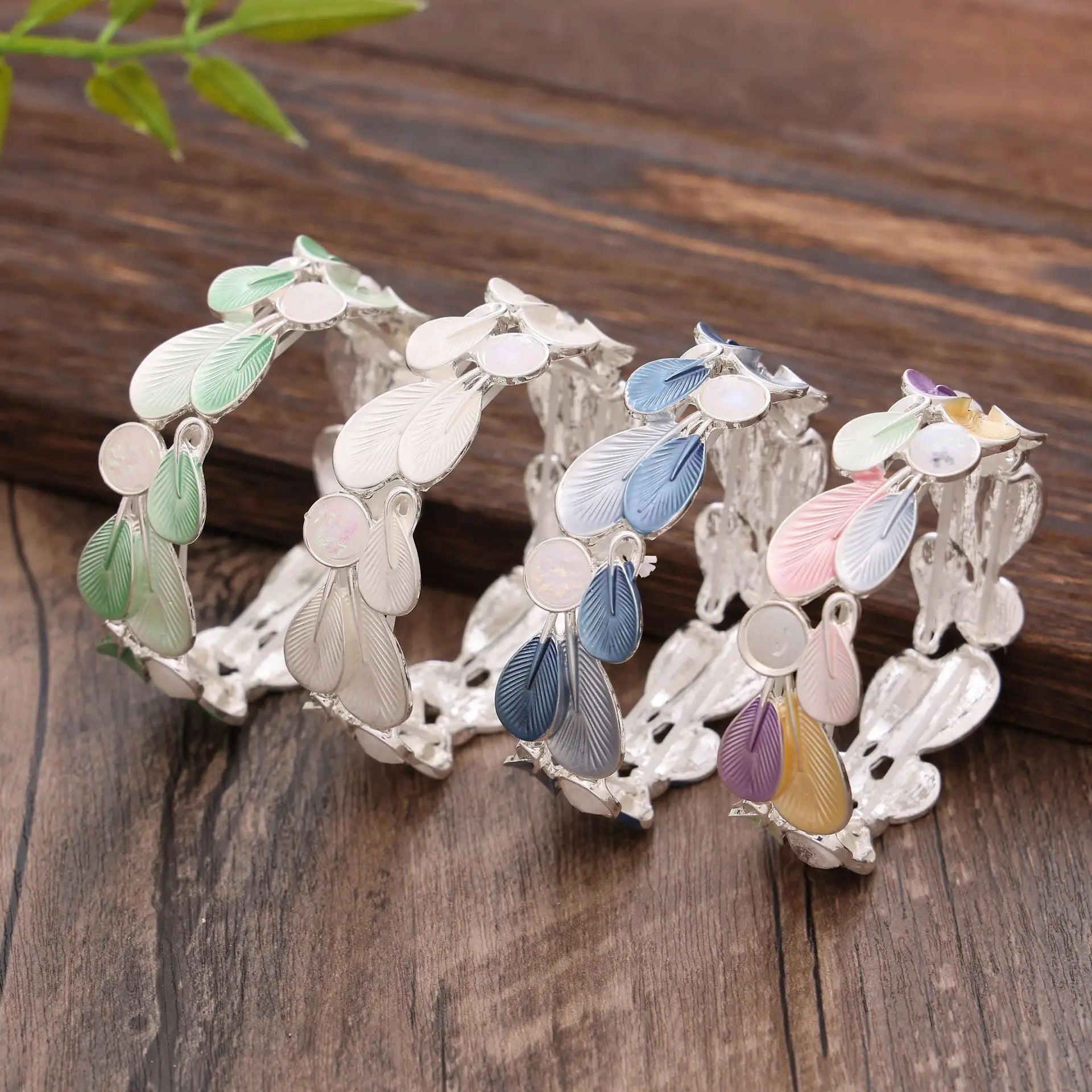 Hot Selling Colorful Feather Splicing Alloy Bracelet Bangle Hand Painting Oil Stretch Bracelet for Women