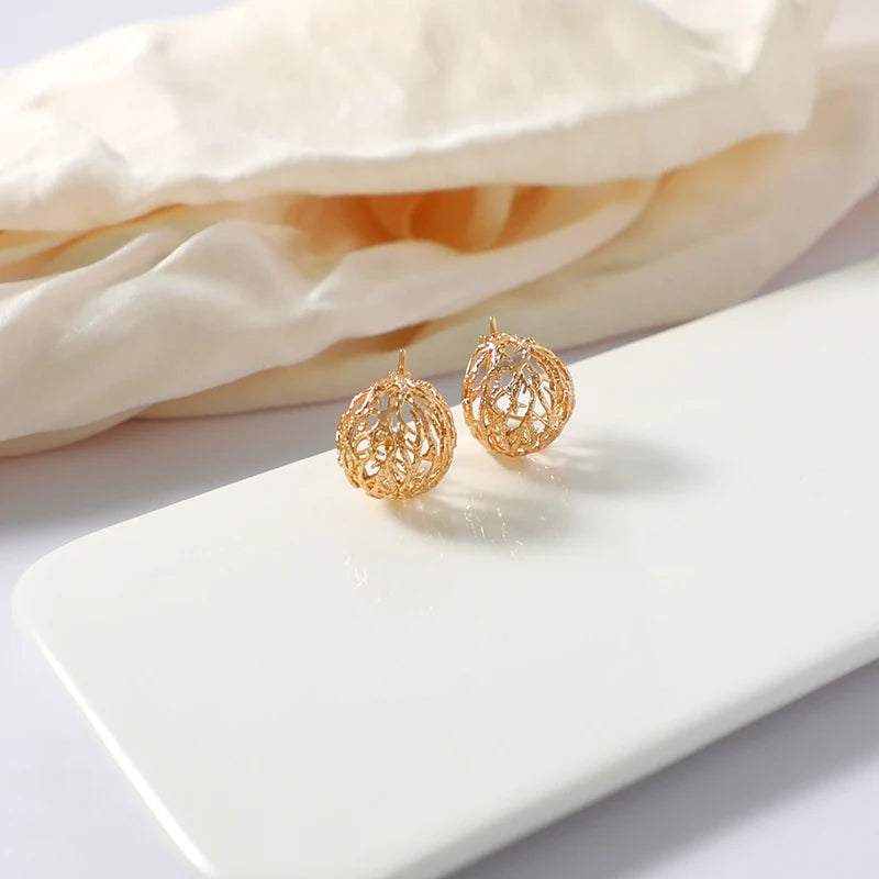 French Retro Metal Flower Basket Earrings Hollowed Luxury Light Diamond Zircon Senior Sense Fashionable Wedding Ear Accessories