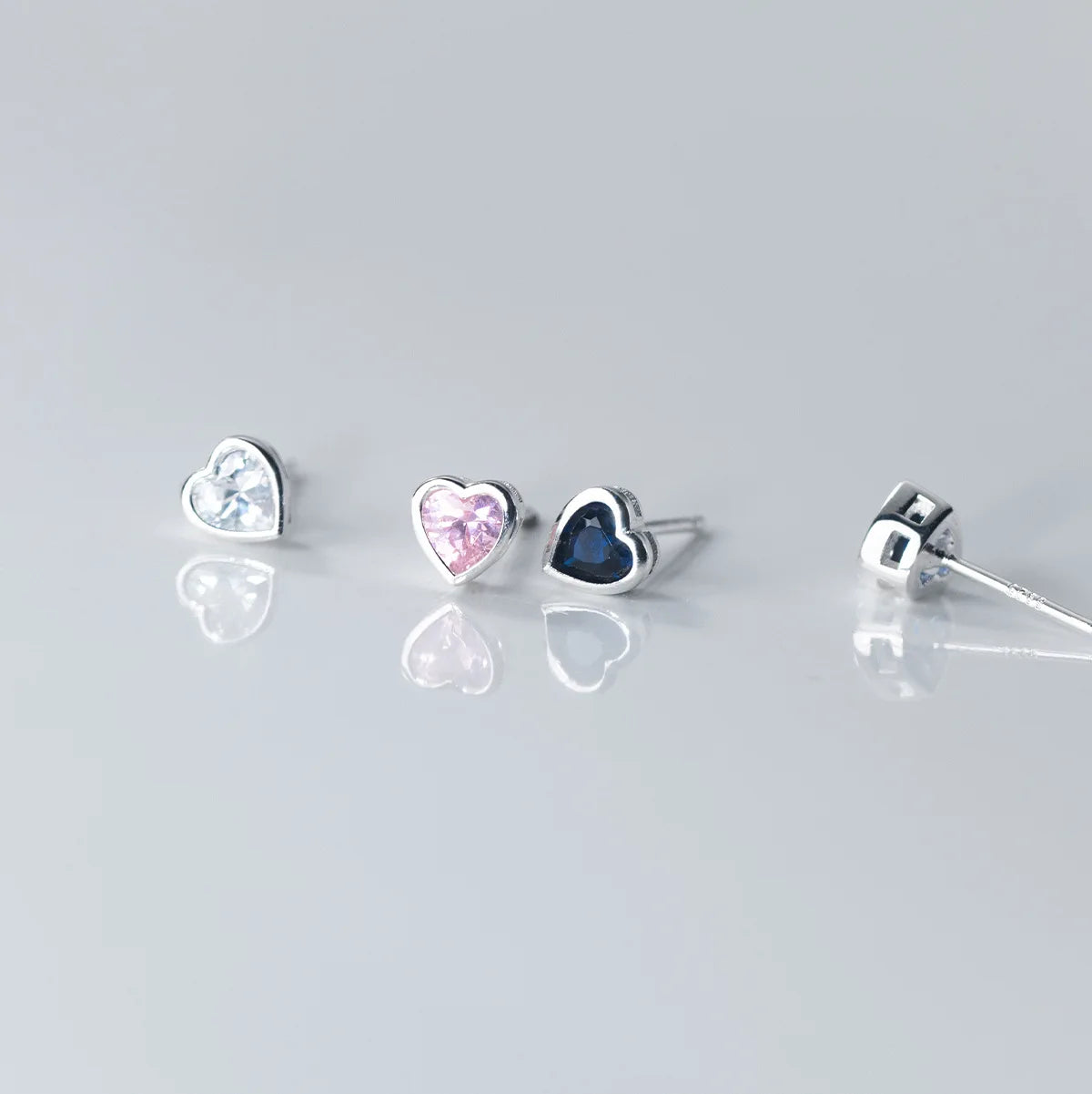 New Fashion Jewelry S925 Sterling Silver CZ Heart Love Stud Earrings for Women M02072