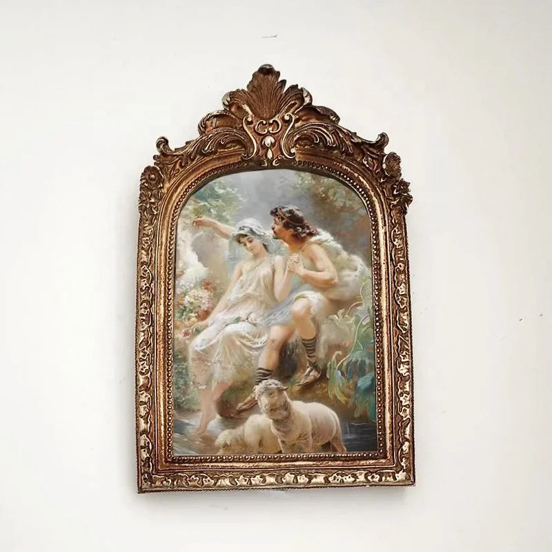European Wholesale Artificial Style Resin Photo Frame Wall Hanging Sculpture Model for Home Decor Figurine Style