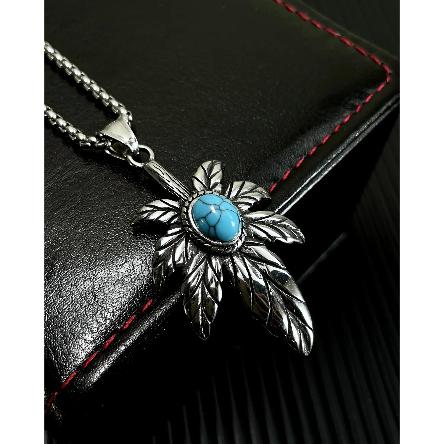 Vintage Tarnish Free Men Stainless Steel Necklace 3D Mockup Maple Hemp Leaf Sapphire Pendant Necklace for Calaite Jewelry