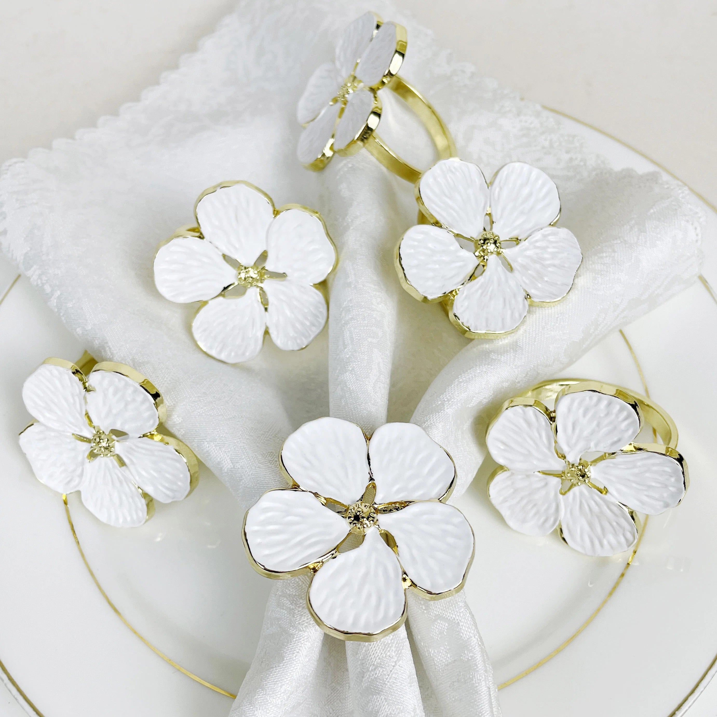 Eco-Friendly Stocked Metal Flower Napkin Rings for Weddings and Camping