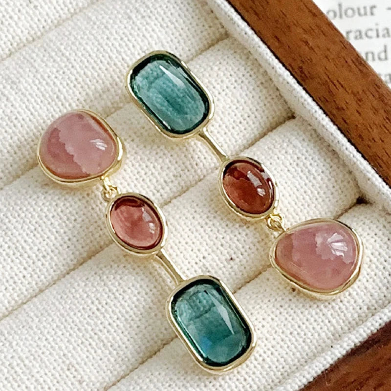 2023 New Arrival Fashion Jewelry Natural Stone Colorful Crystal Earrings Luxury Long Asymmetric Resin Dangle Earrings for Women