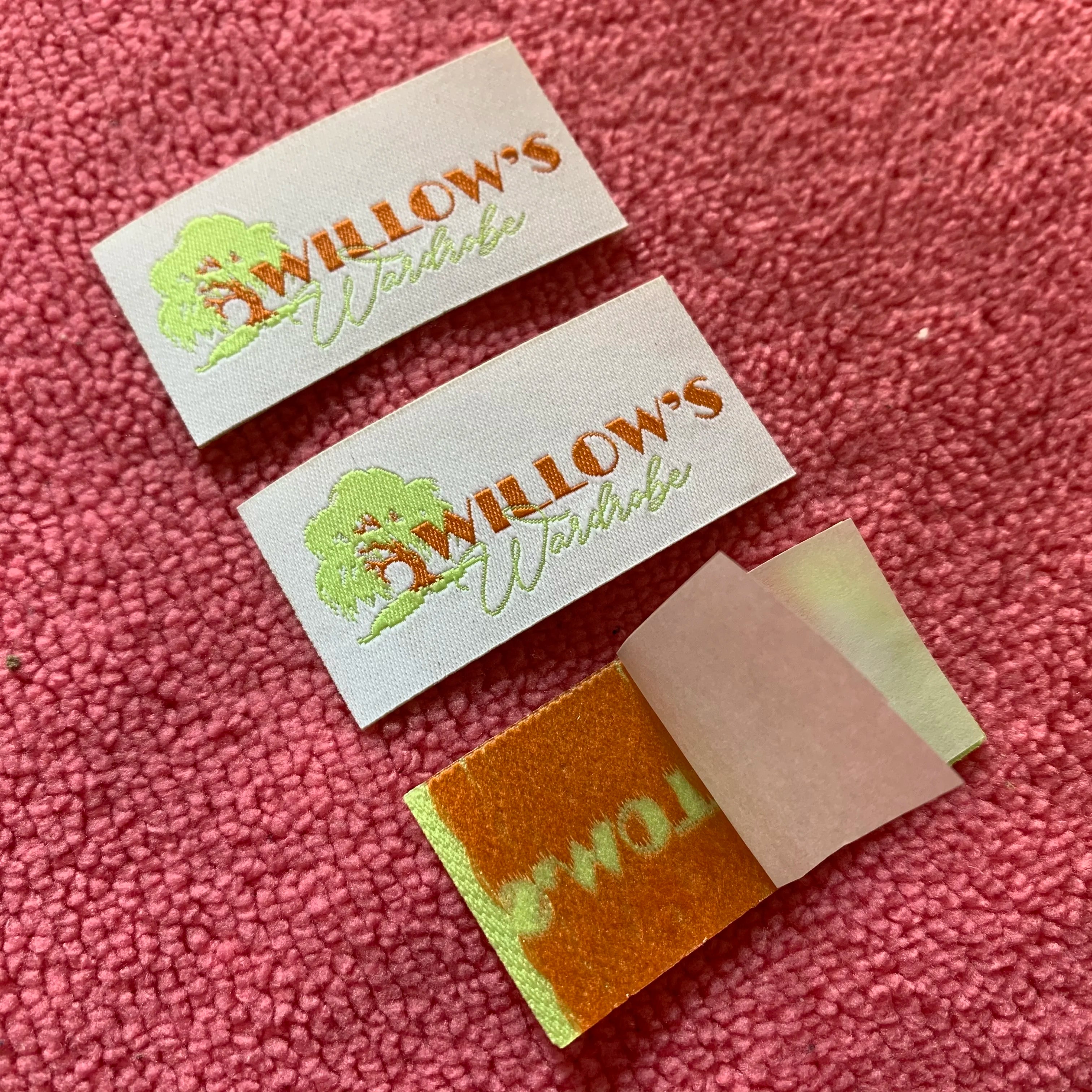 Clean Border Adhesive Backing Clothing LabelBacking Iron on Woven Label for Skirt