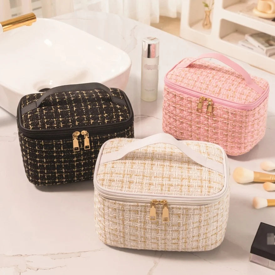 2026 New Lattice Portable Cosmetic Bag Large Capacity Travelling Storage Bag Stylish Toiletry Bag with Zipper