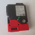 IDEC Safety Spring Interlock Switch Type HS1L-DQ44KMSR-G Oringlan and New in Stock