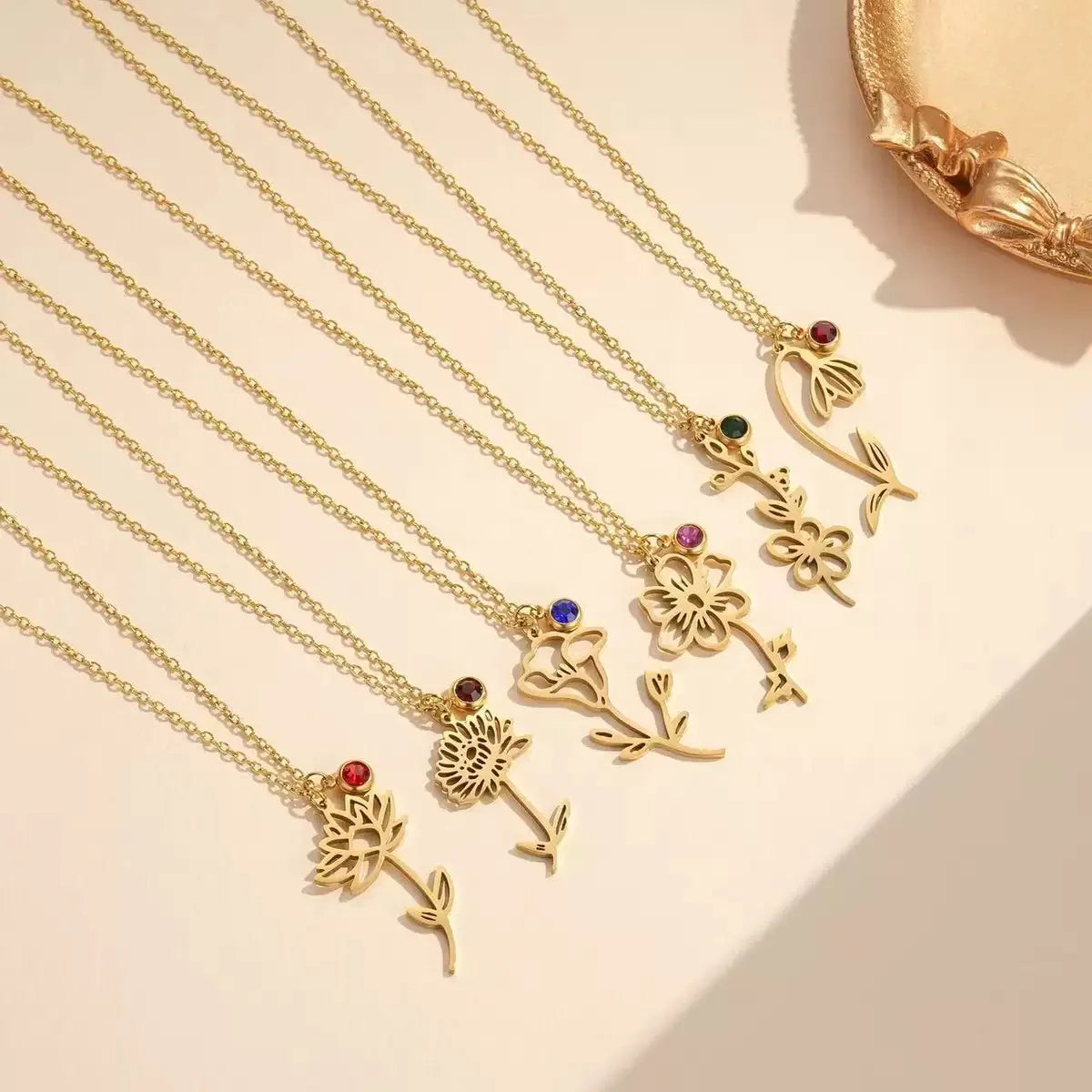 2026 Stainless Steel Floral Fashion Pendant Necklace Korean Jewelry Luxury Designer Jewelry Pendant Charms Necklace for WOMEN