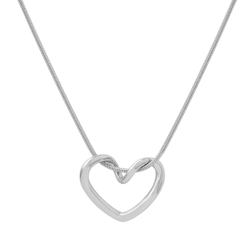 Hip Hop Popular Hollow Heart Shaped Round Snake Chain Necklace Stainless Steel Pendant Necklace