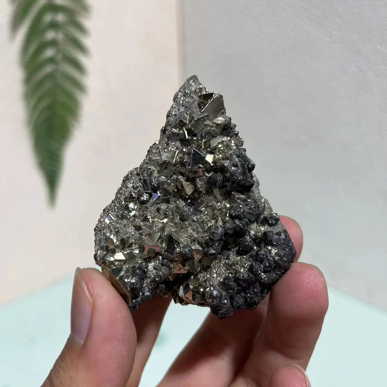 High Quality Natural Crystal Specimen Shiny Triangle Druzy Pyrite for Decoration