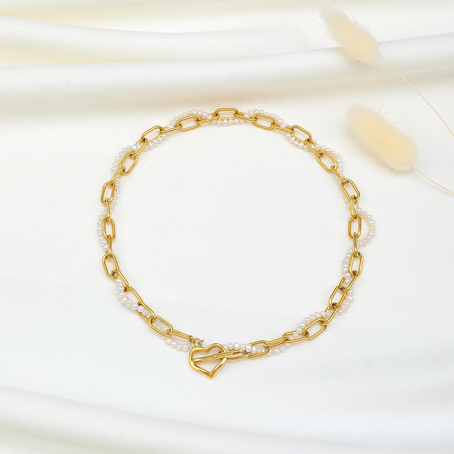 This Stainless Steel Gold-plated Double-layer Pearl Necklace Is a High-end Versatile and Fashionable Accessory for Women