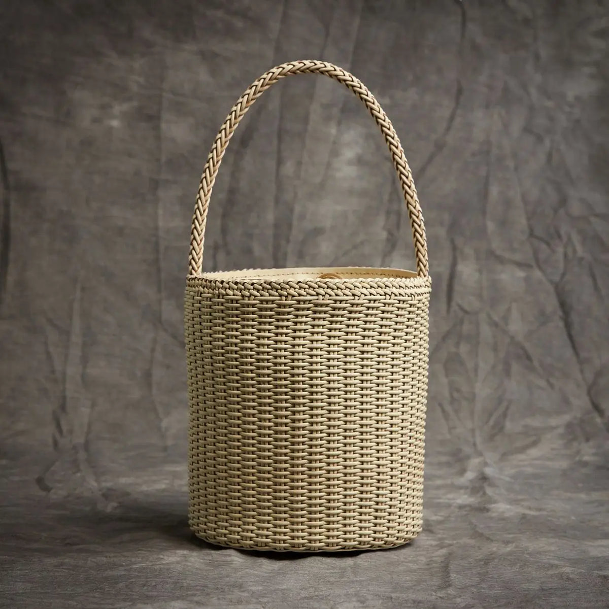 Emg6238 Retro Fashion Luxury Handbags for Women Genuine Leather Handmade Vintage Drawstring Woven Bucket Bag MegaBDM