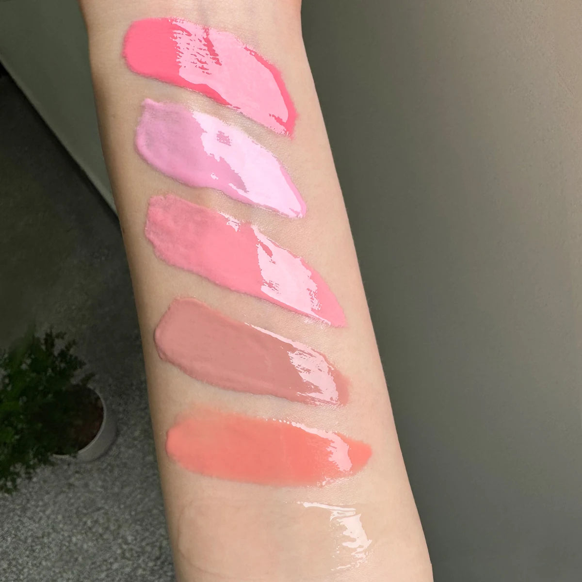 Manufacture 40 Colors Custom Wholesale Bulk Red Nude Pink Vegan Cruelty Free Private Label Lip Gloss
