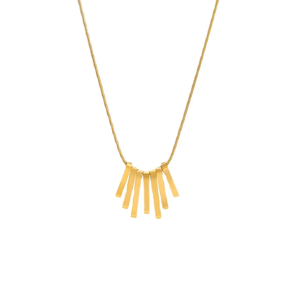 Minimalist Fan-Shaped Stainless Steel Necklace 14k Gold-Plated Collarbone Chain Personalized Pendant Internet Famous Jewelry