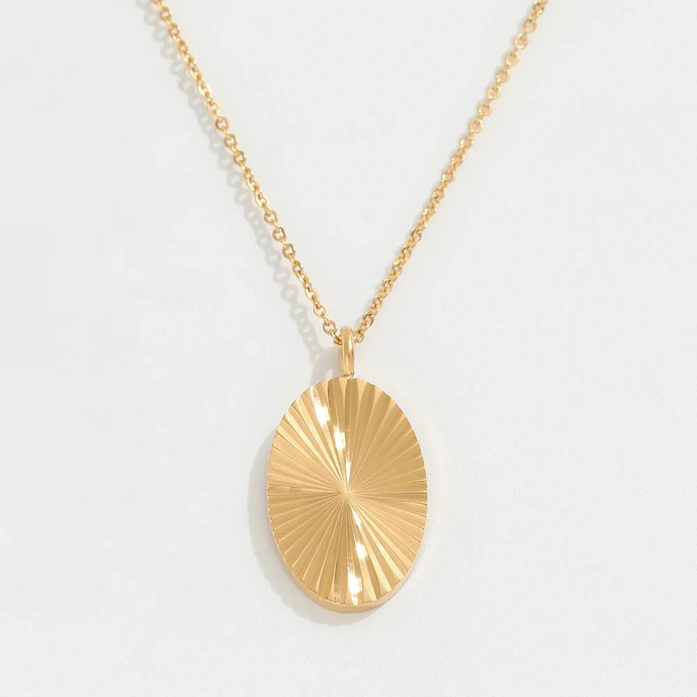 Fenny 18K Gold Plated Wholesale Non Tarnish Fashion Minimalist Sunburst Oval Pendant Stainless Steel Necklace for Women