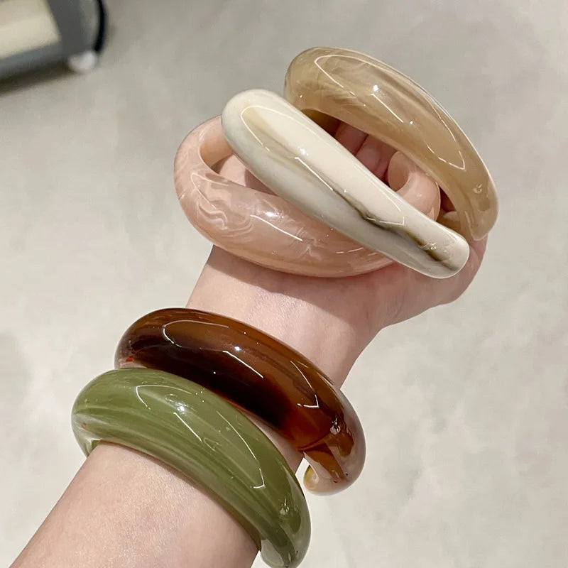Elegant Heavy Fashion Charm Bracelets for Beach and Elegant Bangles