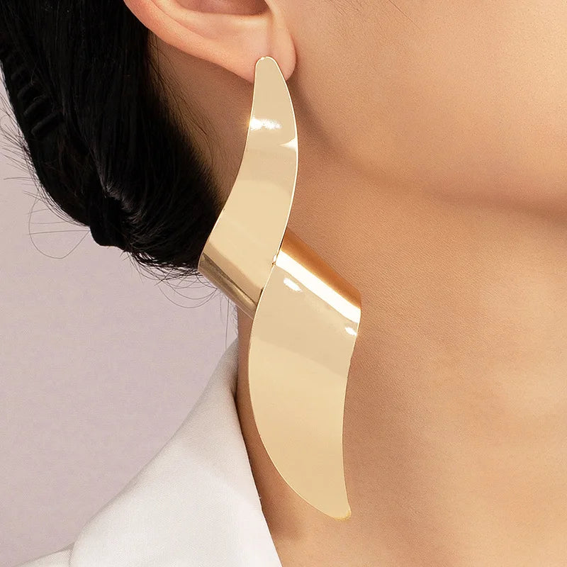 2023 Earring Hot Selling Large Geometric Twisted Earrings Female Women 18k Gold Plated Spiral Gold Plated Earrings Women