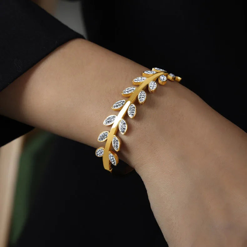 Wholesale Customized Fashion Silver Stainless Steel Bangles Shiny Cubic Zircon Bracelet Women Leaf Cuff Bracelet for Women