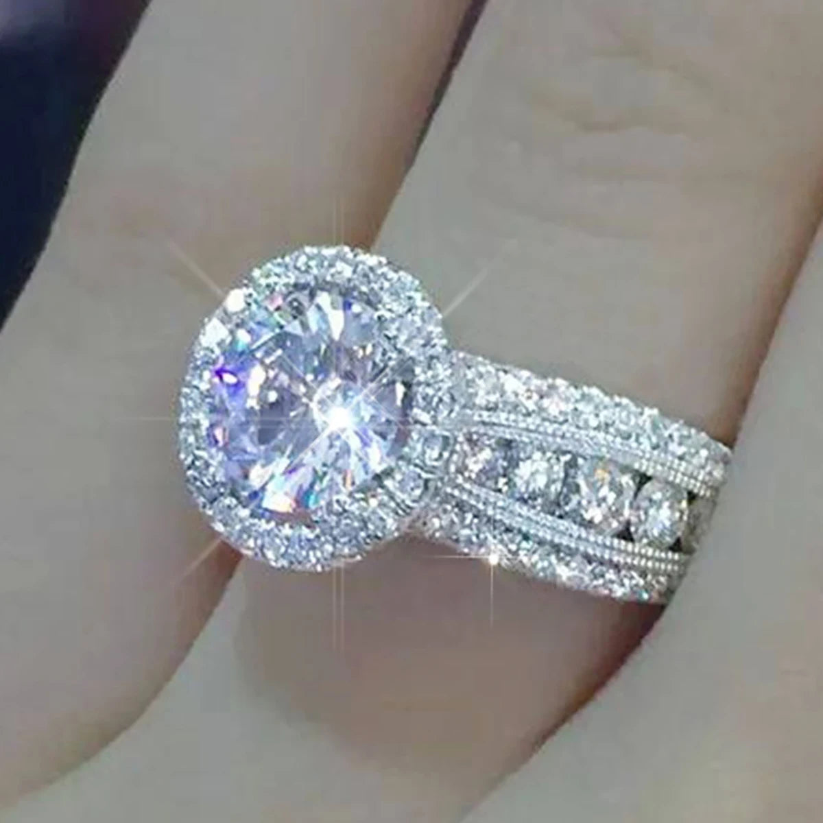 Huitan S925 Exquisite Round Brilliant Cubic Zirconia Band Ring for Bridal Wedding 925 Sterling Silver CZ Rings for Women Jewelry