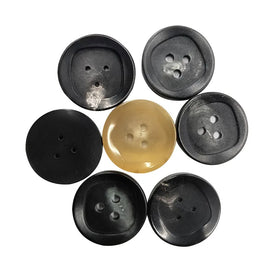 Custom 18mm 22mm Round Beige Black Button 3 Holes Natural Buffalo Horn Button for Coats Suits Blazers Luxury Fashion Accessories