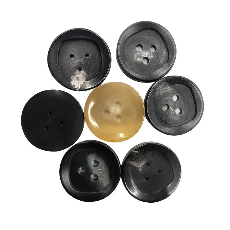 Custom 18mm 22mm Round Beige Black Button 3 Holes Natural Buffalo Horn Button for Coats Suits Blazers Luxury Fashion Accessories
