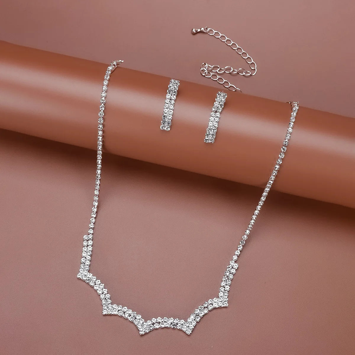 Hot Sales Bling Women's Jewelry Set Wave Rhinestone Earrings Necklace Set New Wedding Party Luxury Accessories Crystal Jewelry