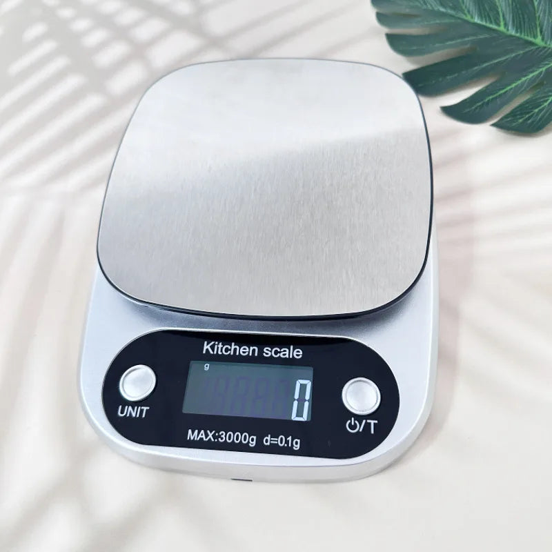 Richmoon Digital Metal Oval Kitchen Weigh Scale with Scale Tray 10kg Battery LCD Food Scales