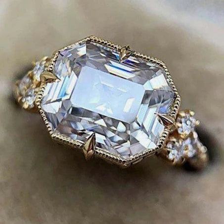 Huitan New Noble Rings Women Girls Large Clear Radiant Zircon Rings Gold Carved Radiant Vintage Rings Women