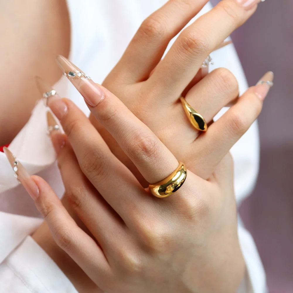 Chris April in Stock Non-tarnish 316L Stainless Steel PVD Gold Plated Camber Surface Ring for Women