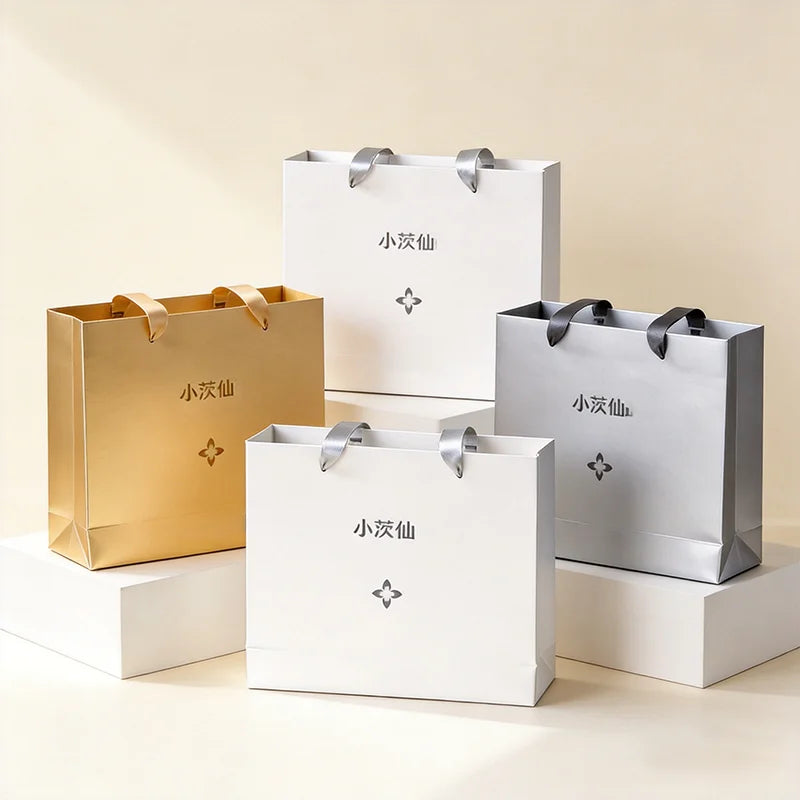 Custom Logo Debossing Craft Luxury Retail Clothing Cosmetics Fashion Accessories Gift Packaging Recyclable Kraft Paper Bags