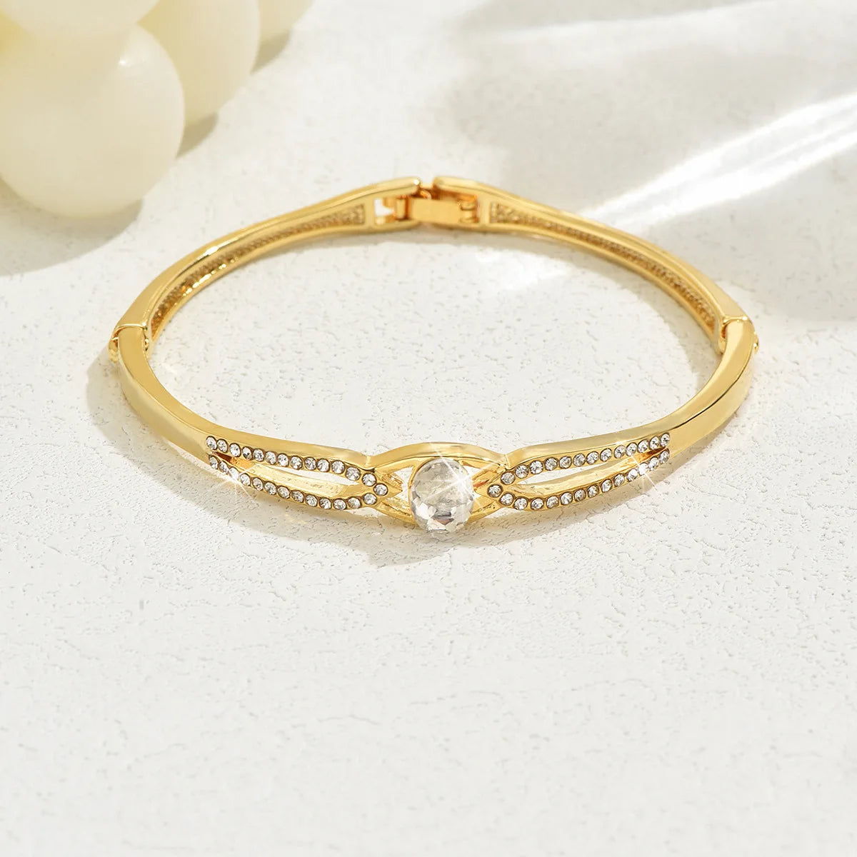 Wholesale Accessories: Diamond-Encrusted Gourd Bracelet with Shiny Bowknot - Elegant & Versatile High-End Jewelry