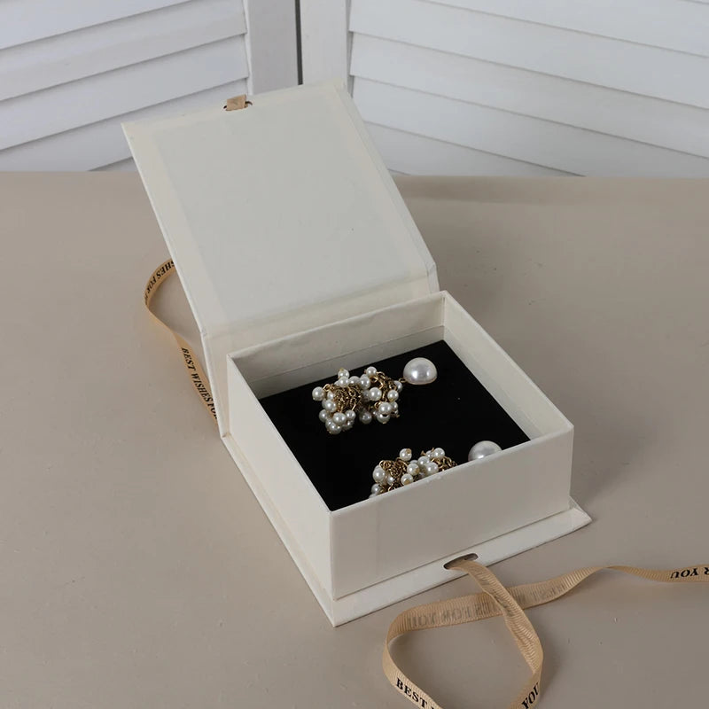 Milan High-End Custom Ribbon Paper Cardboard Jewelry Box with Foam Insert for Necklace Storage