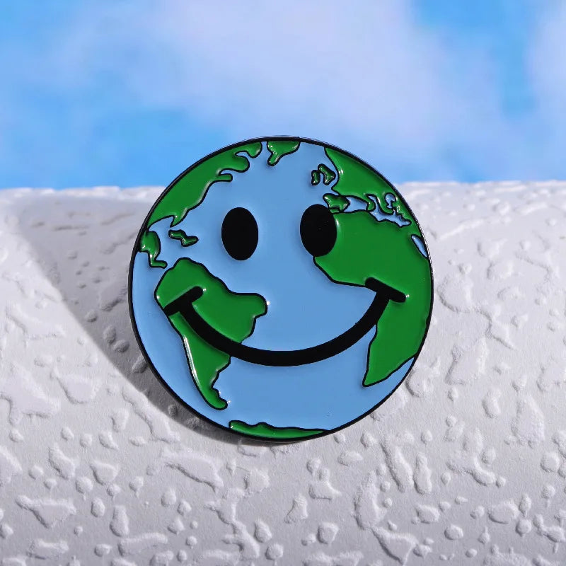 Wholesale Popular Smiling Face Pins Protect the Environment Protect the Earth Soft Enamel Lapel Pin