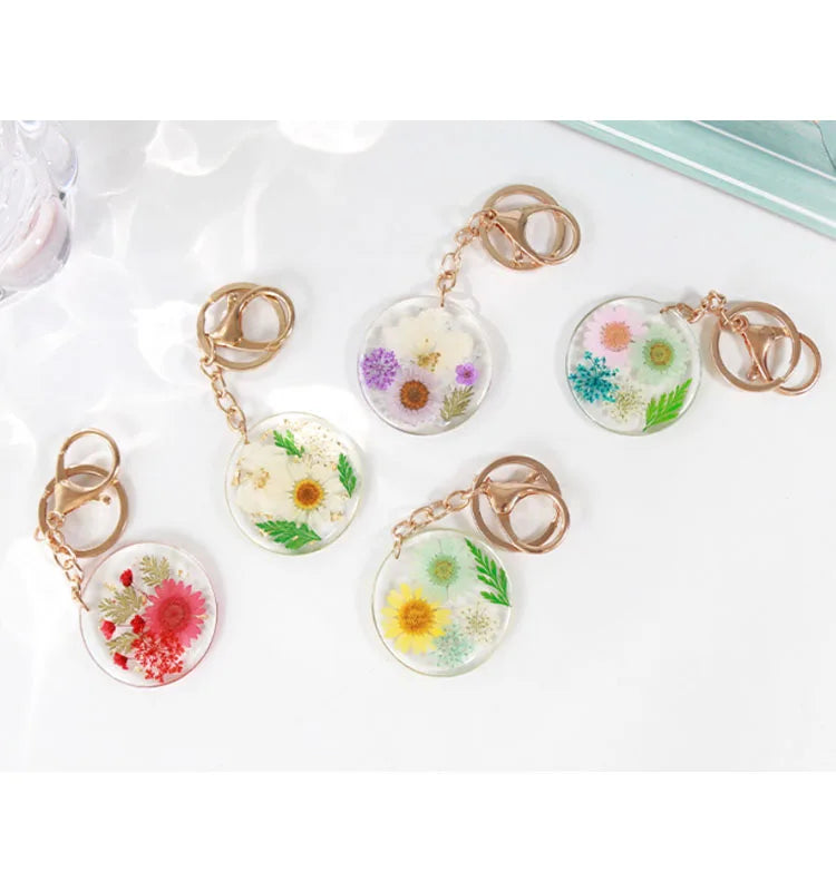 Round Natural Chrysanthemum Real Dried Flower Resin Keychain Keyring Gift