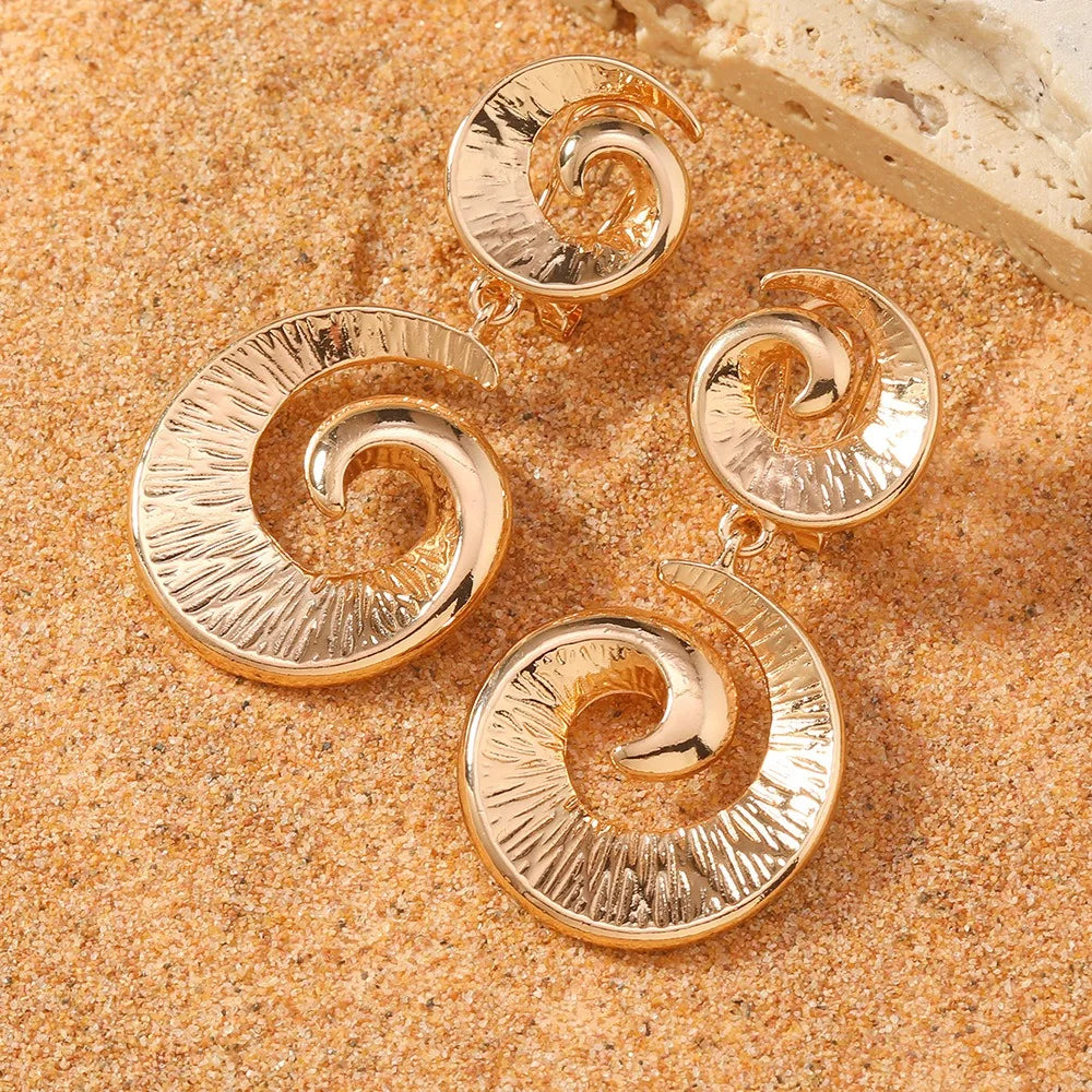 European American Retro Alloy Punk Style C-Shaped Twisted Stud Earrings Trendy Geometric Party for Women Fashion