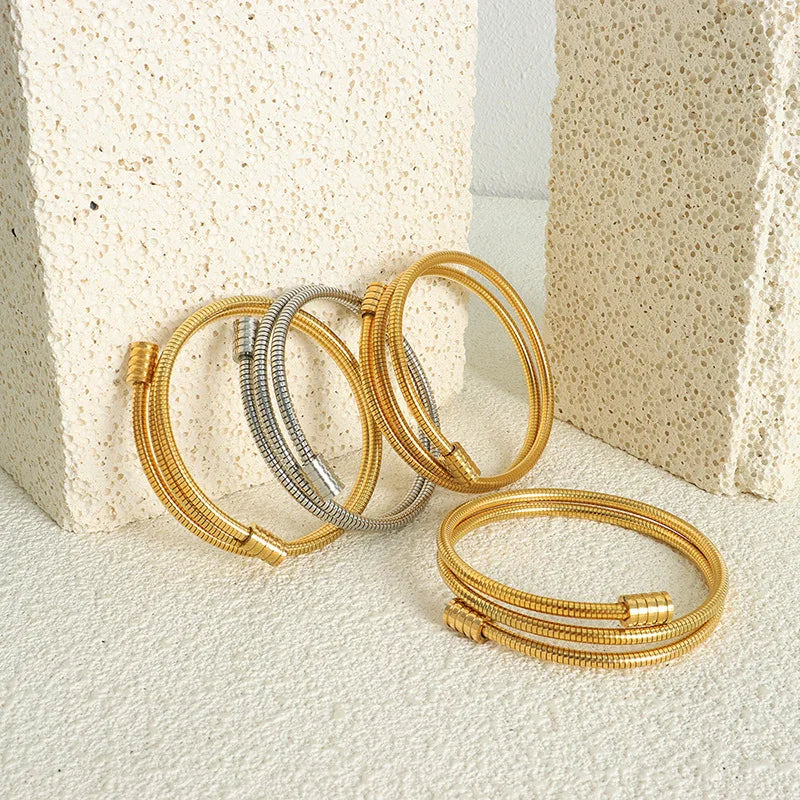 A New Fashionable Gold-plated Stainless Steel Multi-layer Spring Elastic Bracelet with a Sense of Design
