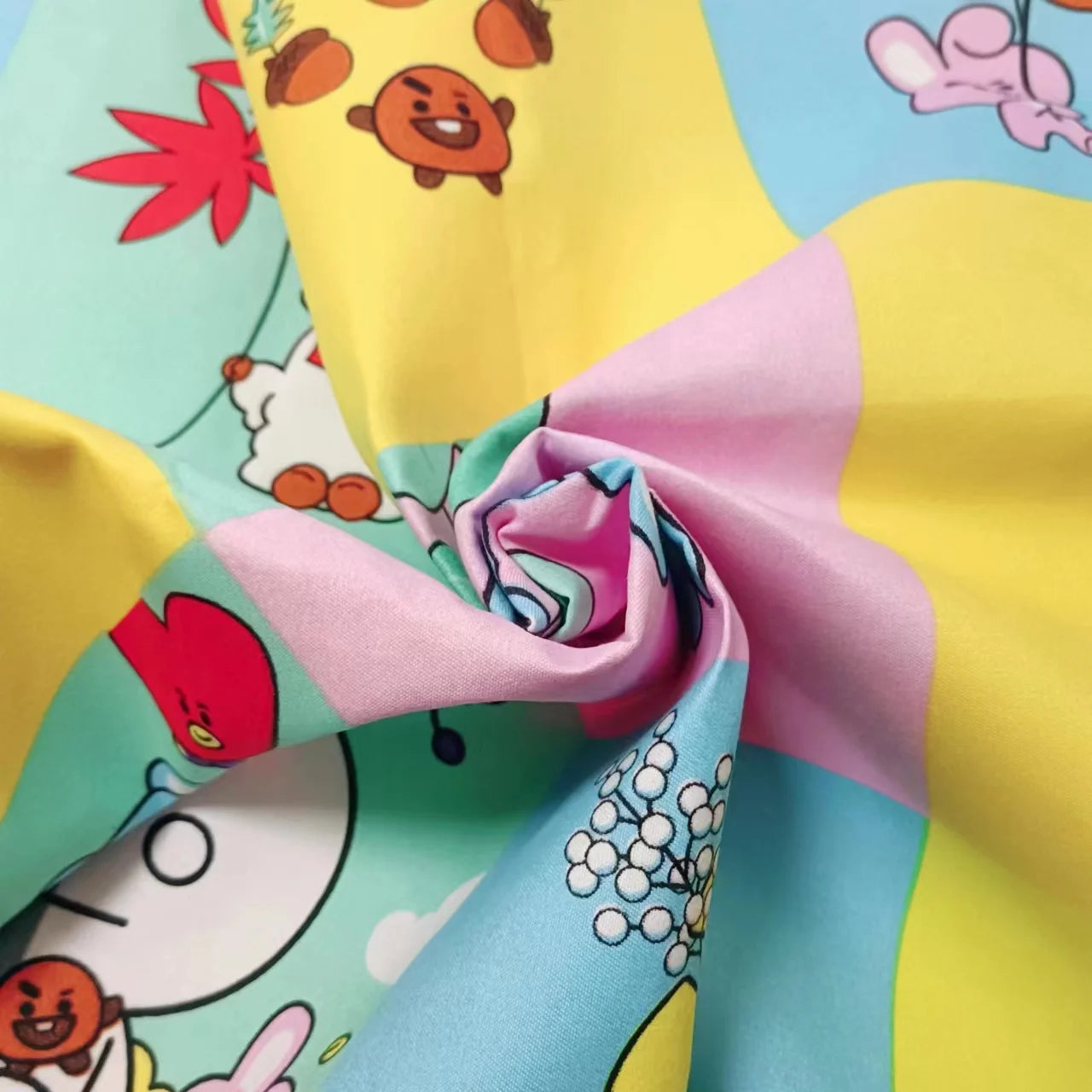 100% Polyester Woven Peach Finished Fabric Quick-Dry Customized for Boys & Girls Made in China