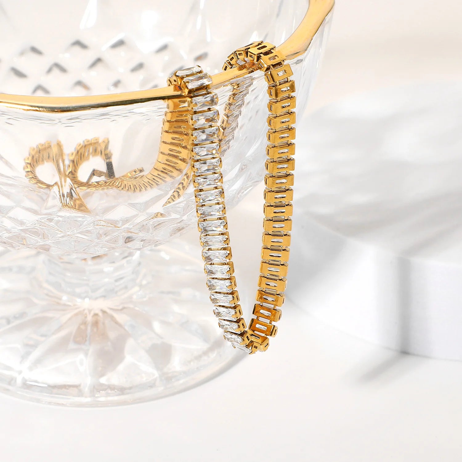 Waterproof No Fade 6mm Wide 18K Gold PVD Plated Stainless Steel Rectangle Zircon Necklace Diamond Collarbone Chain Women Jewelry
