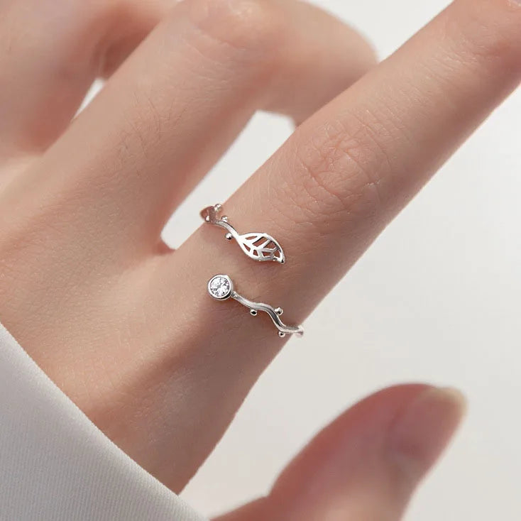 New Unique Design S925 Sterling Silver CZ Leaf Resizable Rings for Women J8723