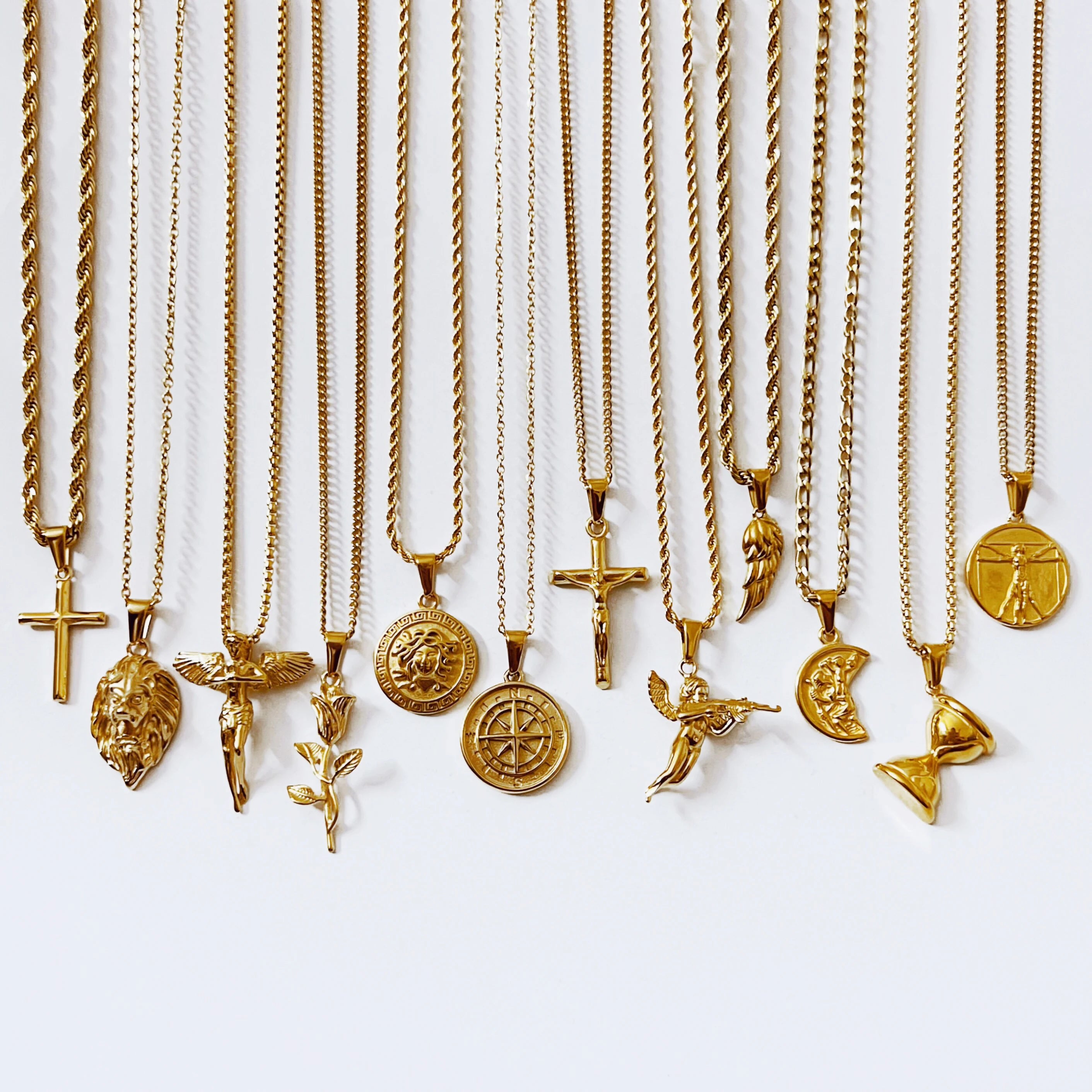 Trendy Medusa Rose Angel Wing Pendant Custom Jewelry Compass North Star Necklace Women 18k Gold Crucifix Cross Saint Necklace