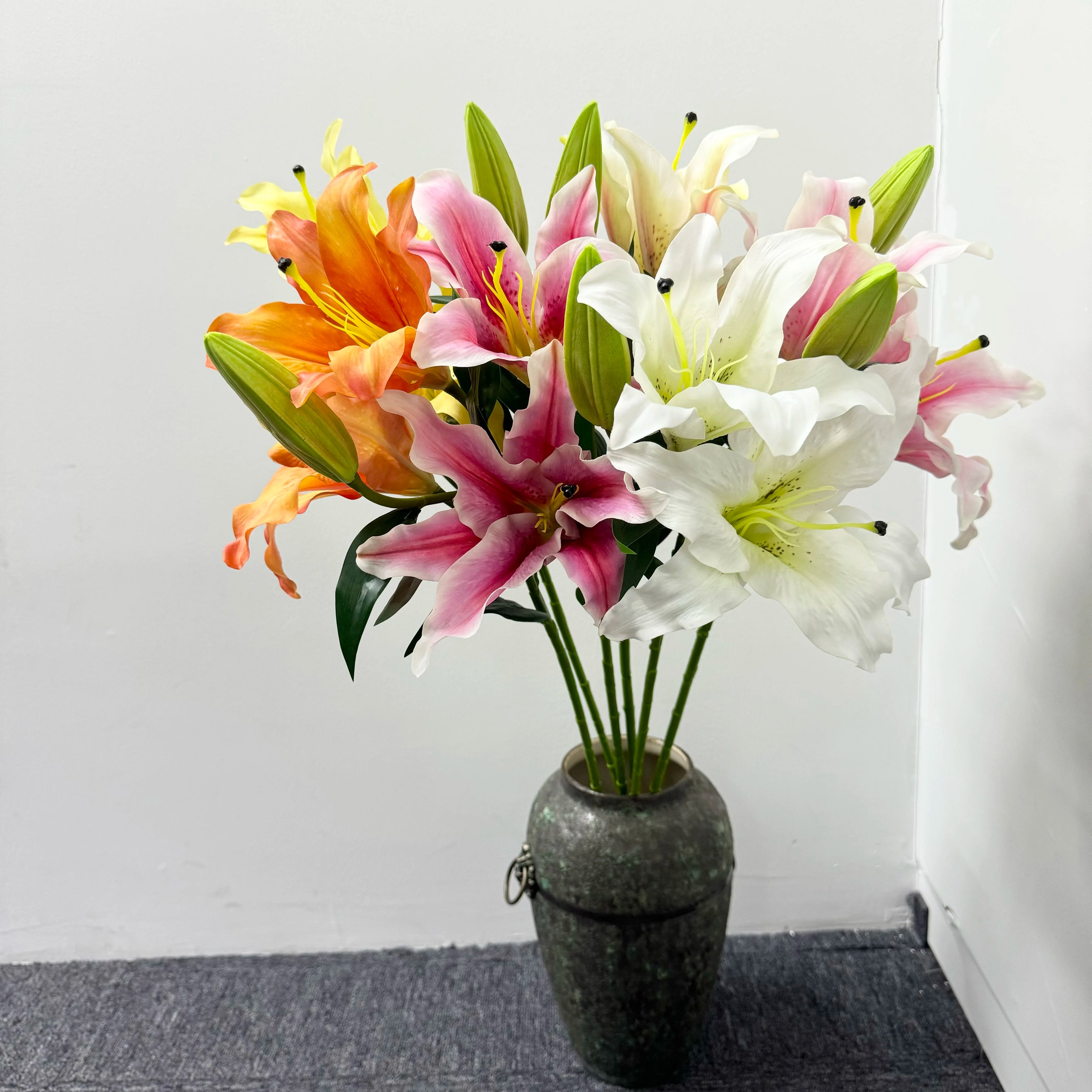 M557 Handmade Real Touch Latex Silk Artificial Lily Flowers Luxury New Wedding Event Decoration for Mother's Day