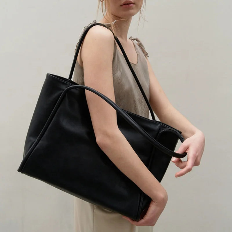 Women's Large Capacity PU Leather Tote Bag Simple Design with Soft Texture in Black for Autumn and Winter Shoulder Bag