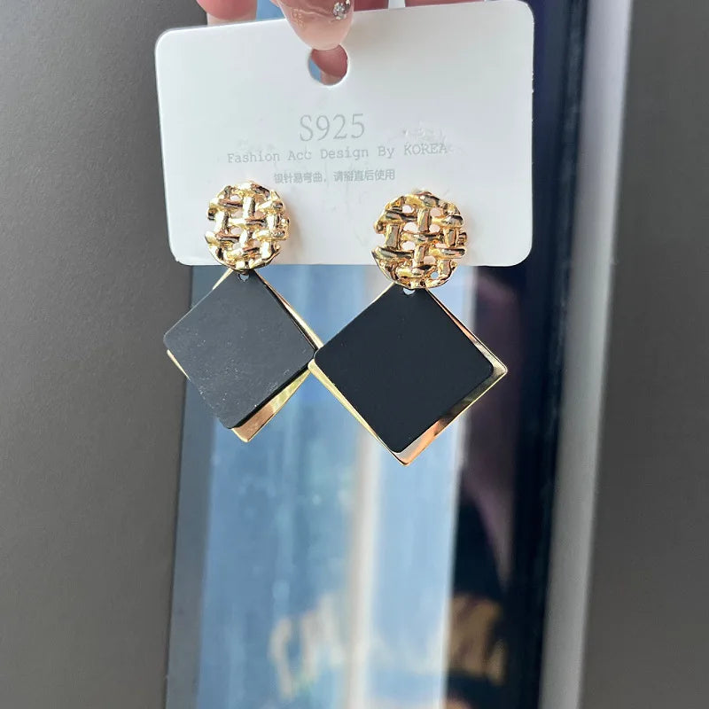 Wholesale Fashion Jewelry Big Earring Style Exaggerated Retro Earrings