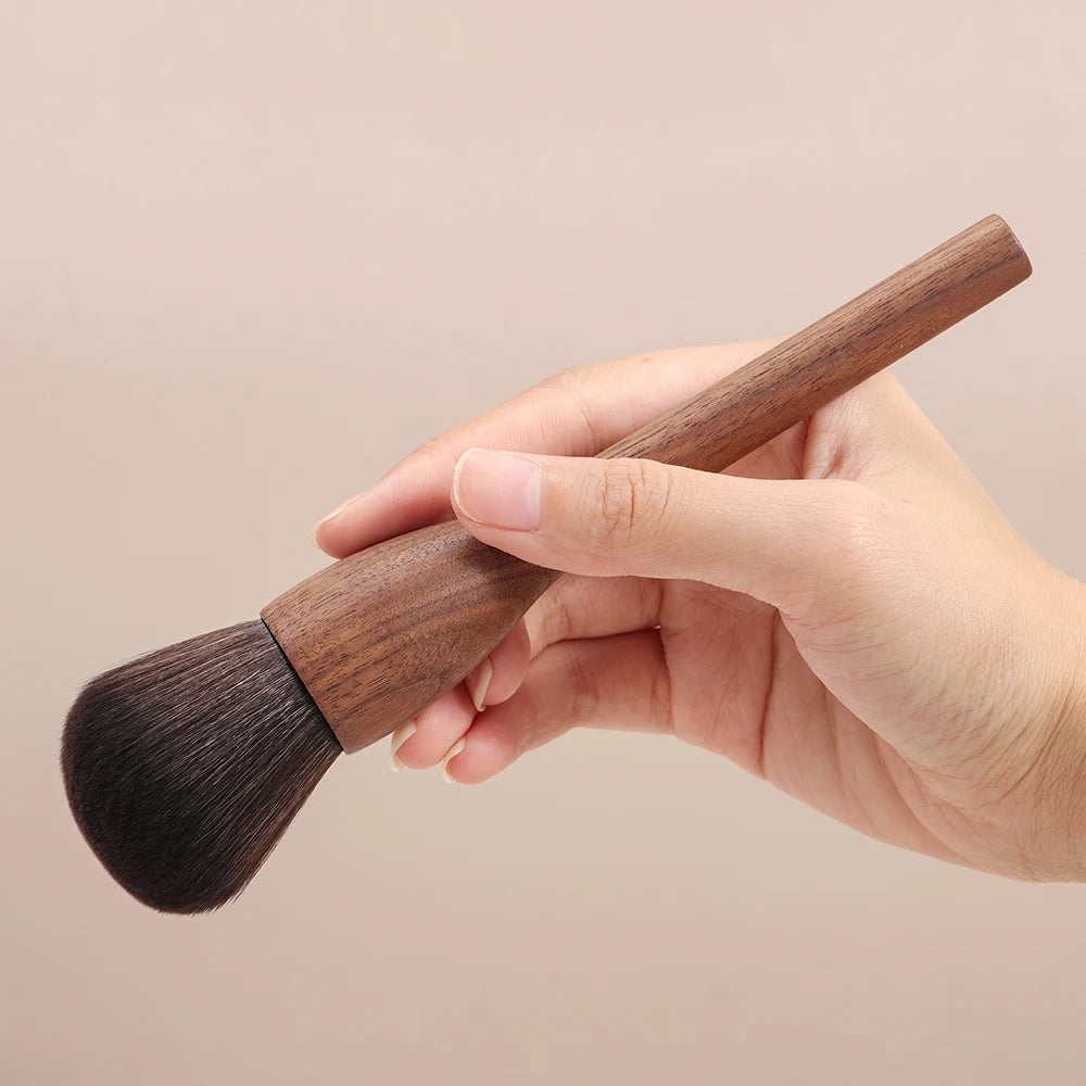 Reusable Solid Wood Handle Fiber Bristles Loose Powder Brush Single Professional Beauty Tool Makeup Brush Own Brand
